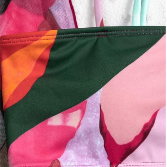 3 Piece Graphic Bikini Swimsuit & Beach Skirt - Picture 8 of 11